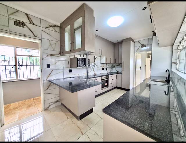 3 bed property to rent in ILLIONDALE